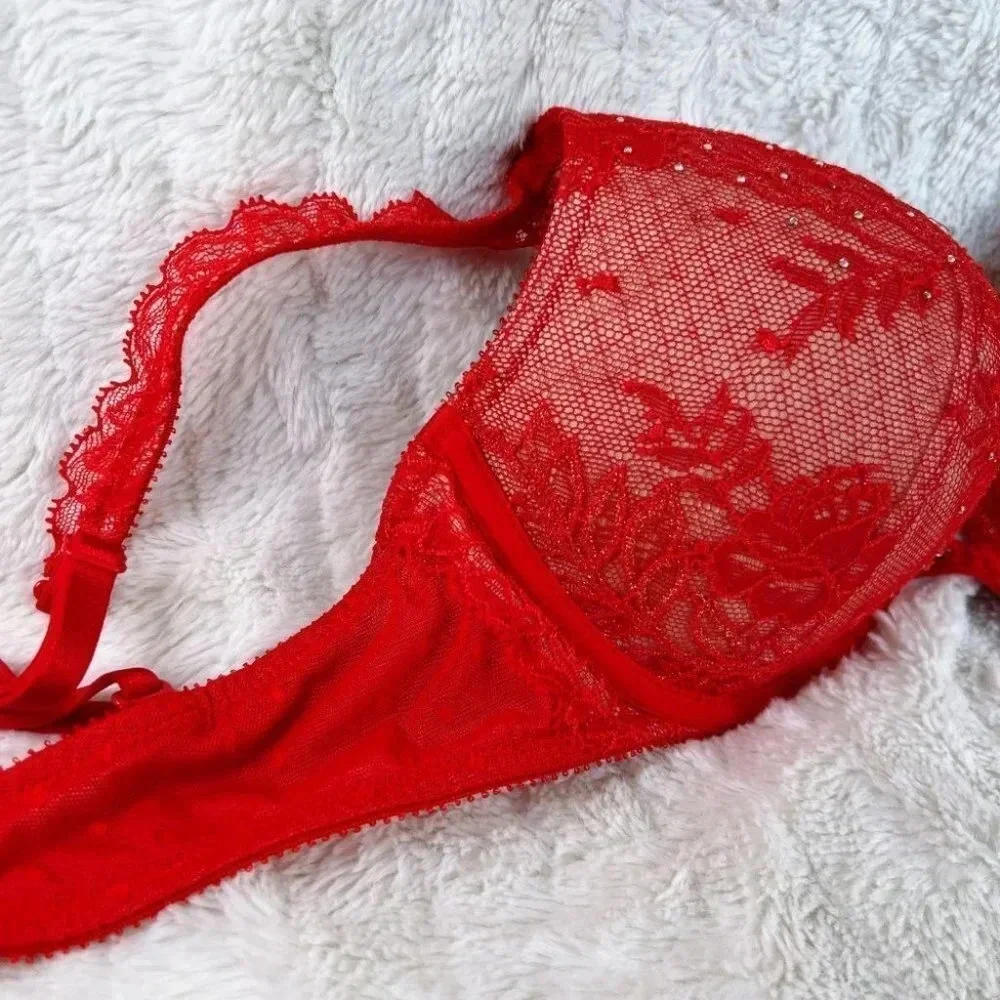 Victoria's Secret VS Dream Angels Red Lace Push-up Bra